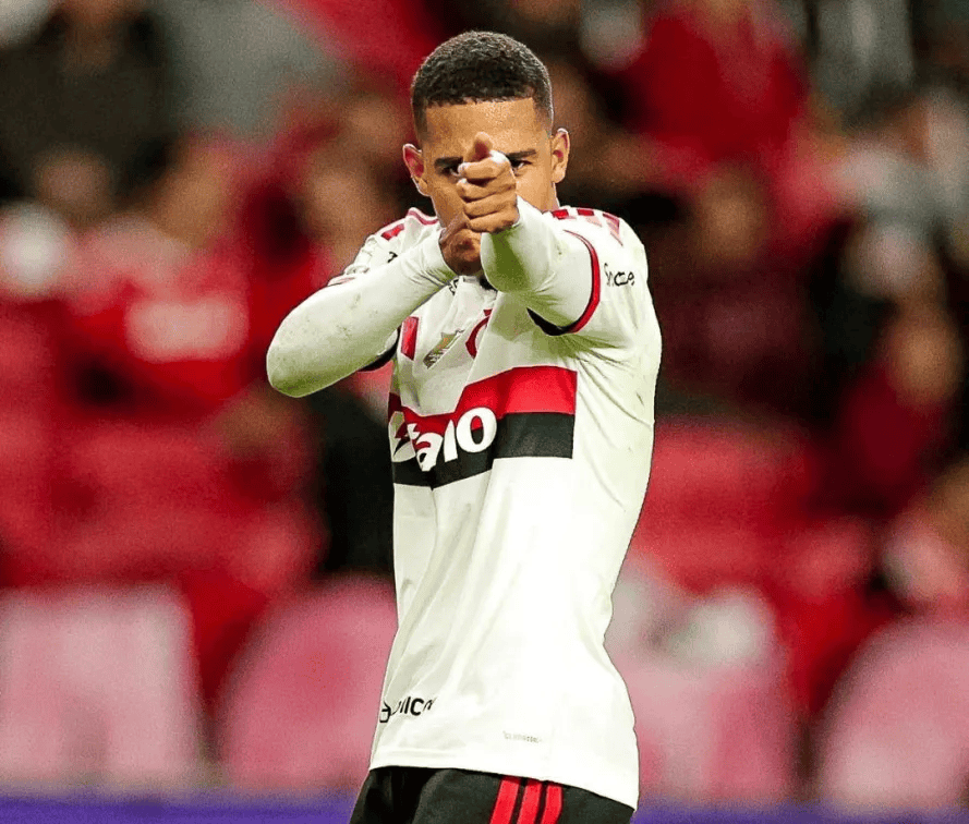 Samuel Lino mantém alto nível e é a boa notícia do Flamengo Samuel Lino comemora gol pelo Flamengo