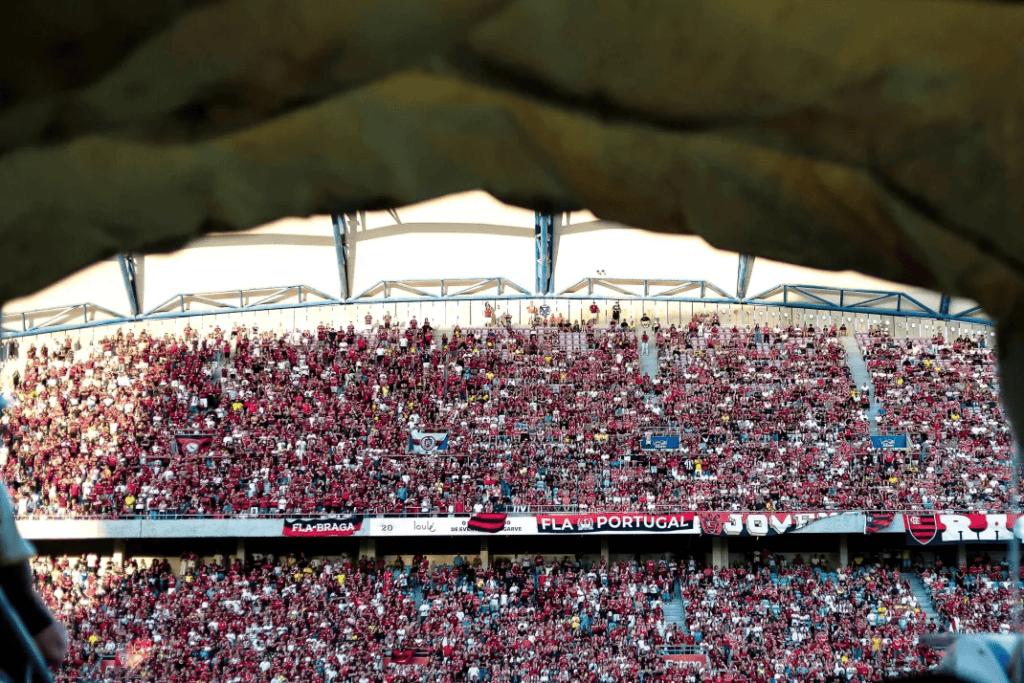 Torcida do Flamengo lota Algarve