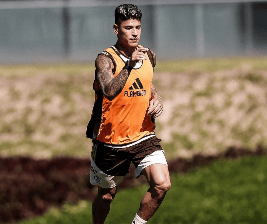 Time completo: Carrascal se reapresenta e Flamengo se fecha para sequência da temporada Carrascal treinando no Flamengo
