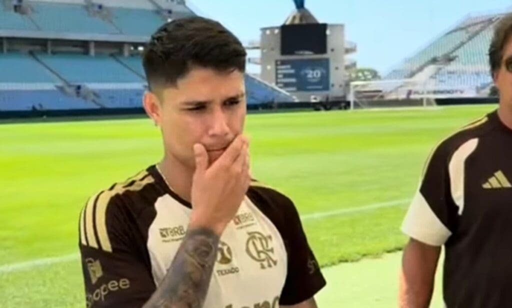 Luiz Araújo ‘não tem papas na língua’ e responde se deixará o Flamengo luiz araújo flamengo