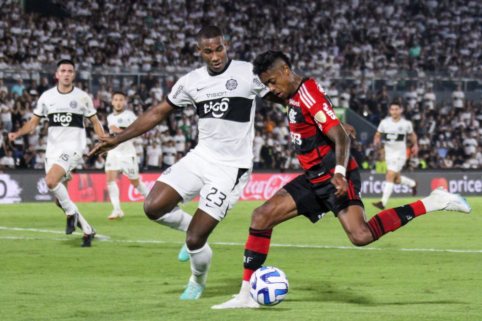 Bruno Henrique durante Flamengo x Olimpia, em 2023