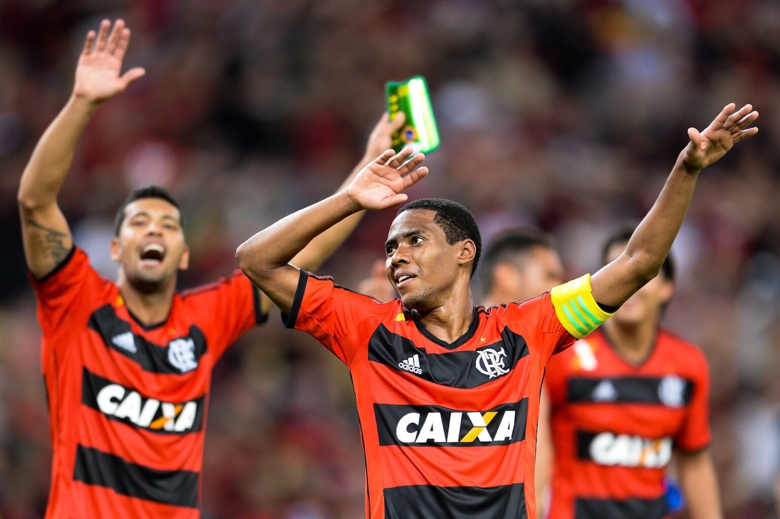 Elias celebra classificação do Flamengo sobre o Cruzeiro na Copa do Brasil 2013