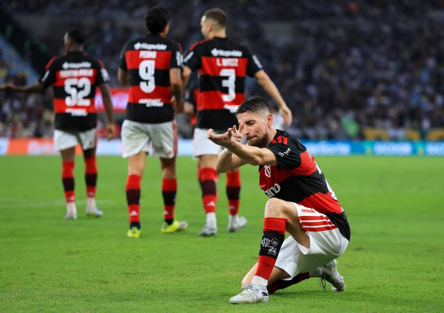 Flamengo desafia retrospecto raro por título do Brasileirão Jorginho comemora gol em Flamengo x Vasco