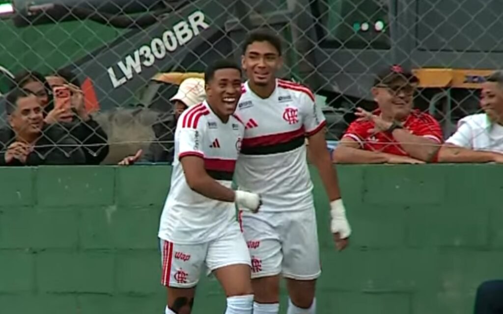 Josmar comemora gol pelo sub-20 do Flamengo