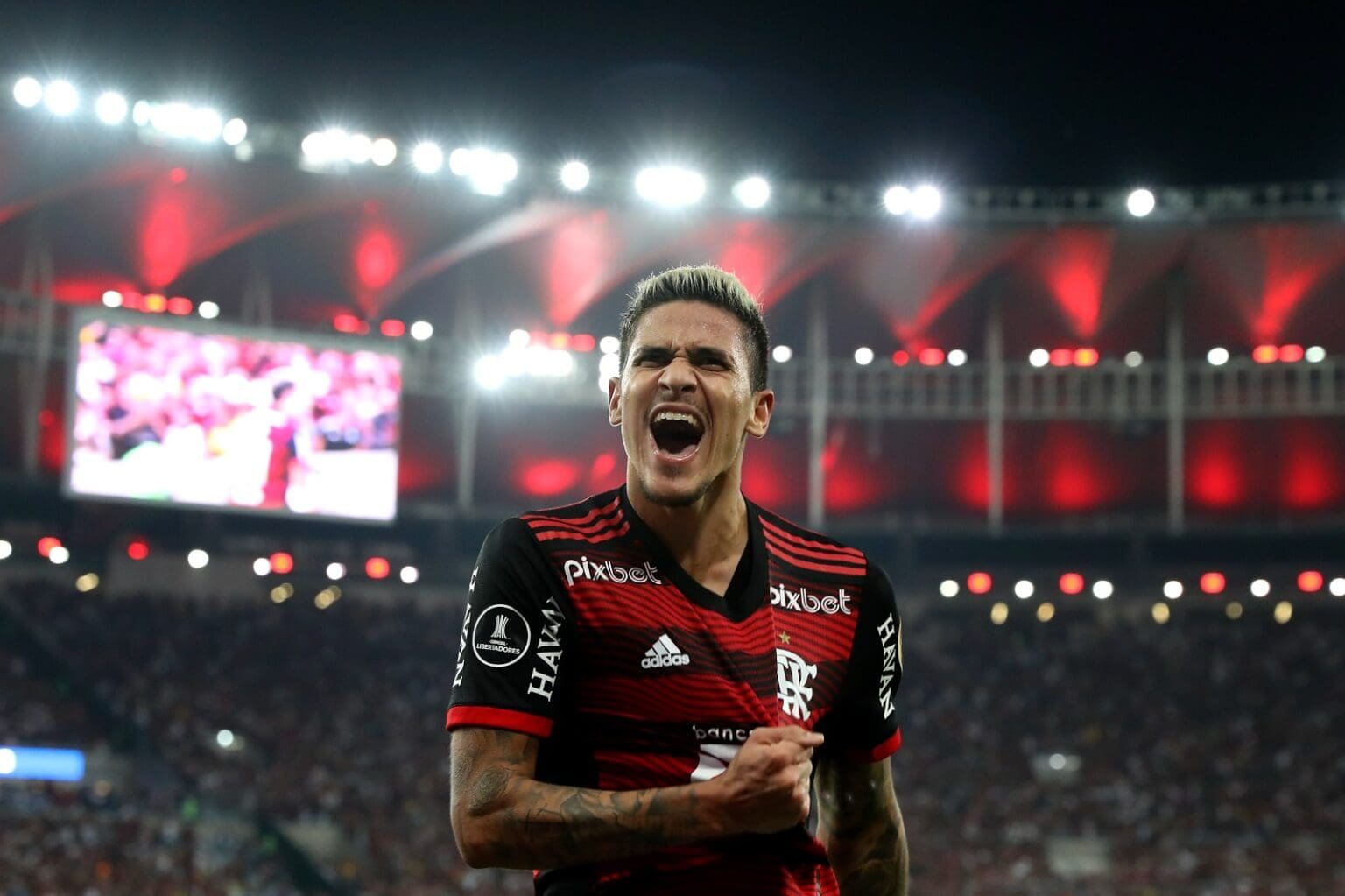Pedro comemora gol do Flamengo sobre o Vélez na Libertadores 2022