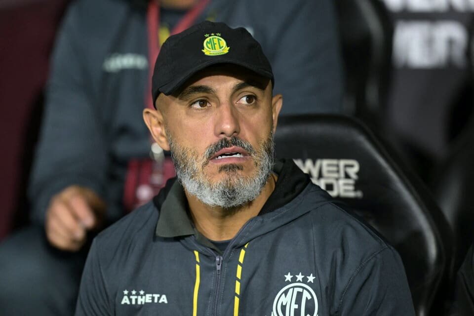 Técnico do Mirassol minimiza calendário e destaca desafio de enfrentar Flamengo Rafael Guanaes em jogo do Mirassol