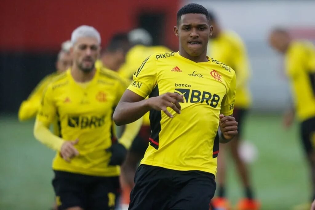 Cuiabá assina com ex-meia do Flamengo até fim de 2028 Weverson cuiabá flamengo