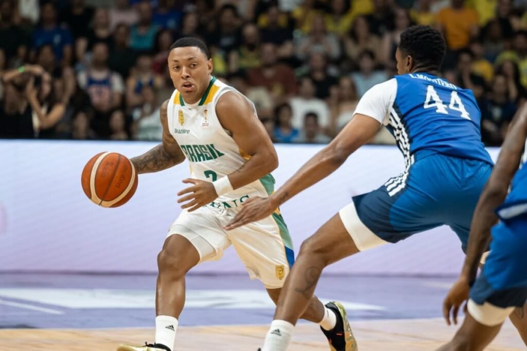 Yago dribla pela Seleção Brasileira contra a Republica Dominicana