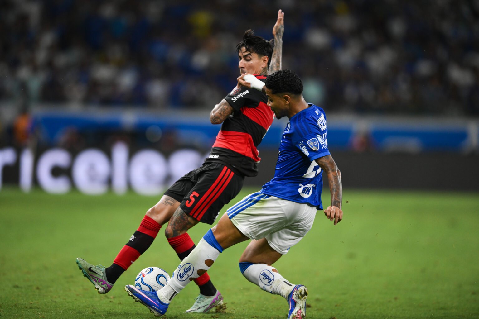 ‘Pitbull’: torcedores do Flamengo engrandecem atuação de Erick Pulgar Erick Pulgar em Cruzeiro x Flamengo, pela Libertadores