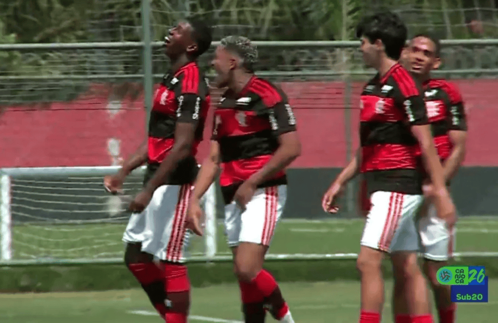 Daniel Thuram comemora gol pelo Flamengo