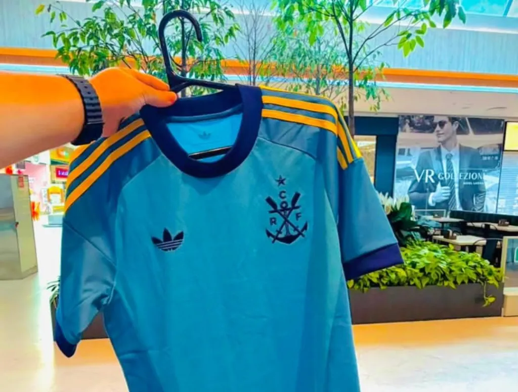 Nova camisa do Flamengo de goleiro começa a ser vendida Nova camisa de goleiro do Flamengo