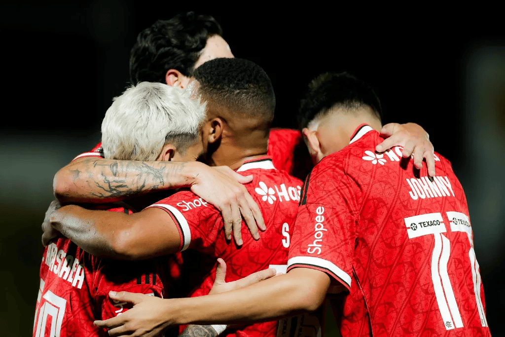 Sem folga! Agenda do Flamengo tem preparação intensa para jogos contra o Cruzeiro Flamengo comemora gol contra o Mirassol pelo Brasileirão