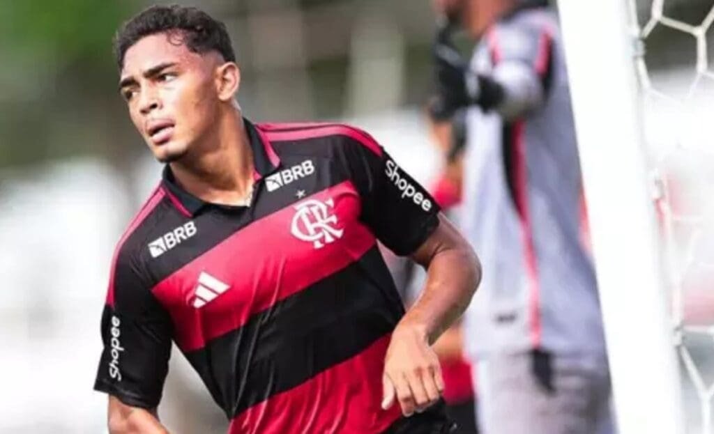 Josmar tem trunfo para ser reserva imediato de Pedro no Flamengo josmar flamengo base