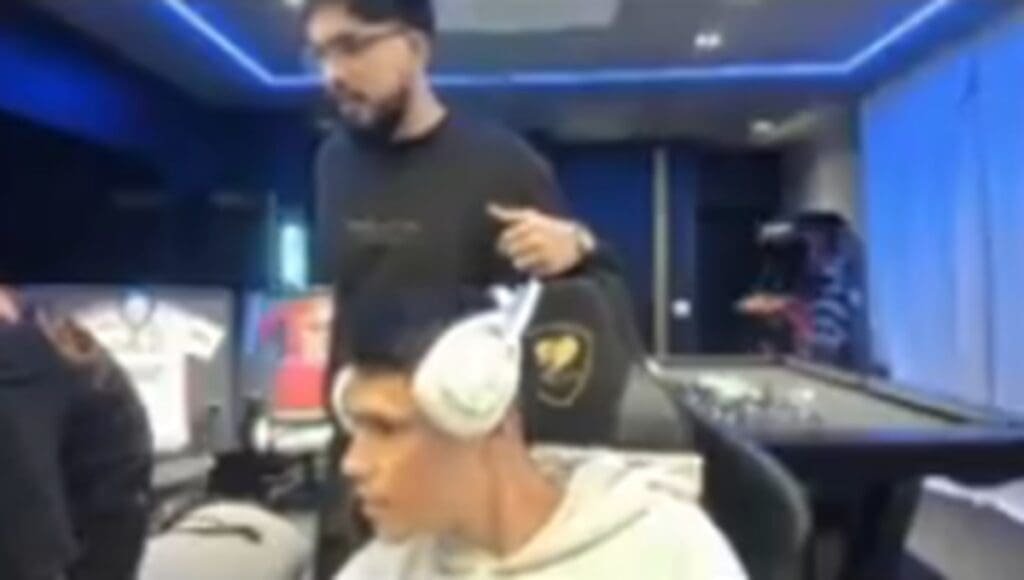 Luiz Araújo discute com torcedor do Flamengo em live; confira luiz araújo live flamengo