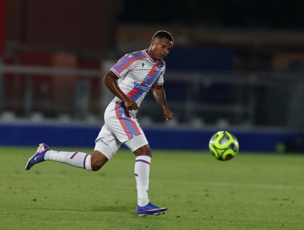 Matheus França durante amistoso do Crystal Palace contra o Al-Ula FC
