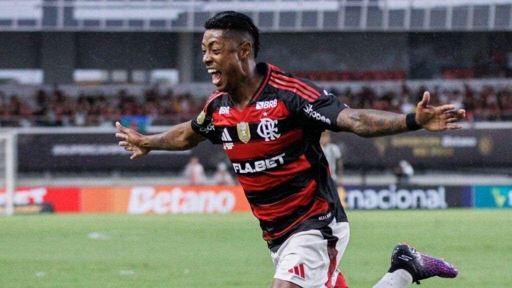 Raio X do Flamengo no Mangueirão: histórico, artilheiros e jogos marcantes Bruno Henrique celebra gol do Flamengo no Mangueirão