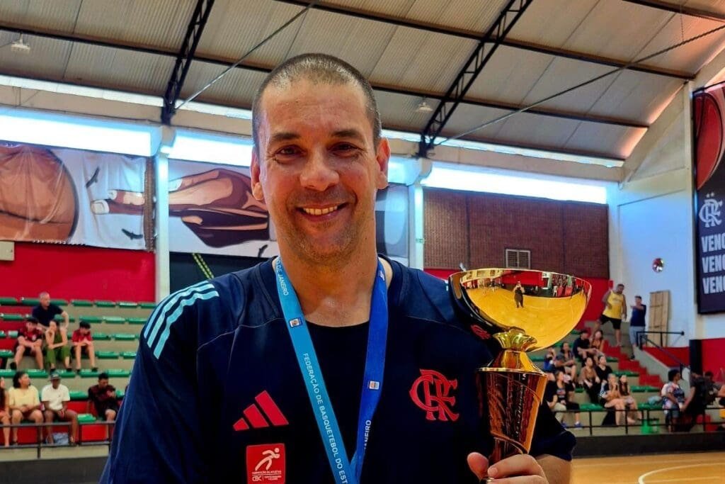 Flamengo demite profissional do basquete Christiano Pereira conquistou vários títulos no basquete de base do Flamengo