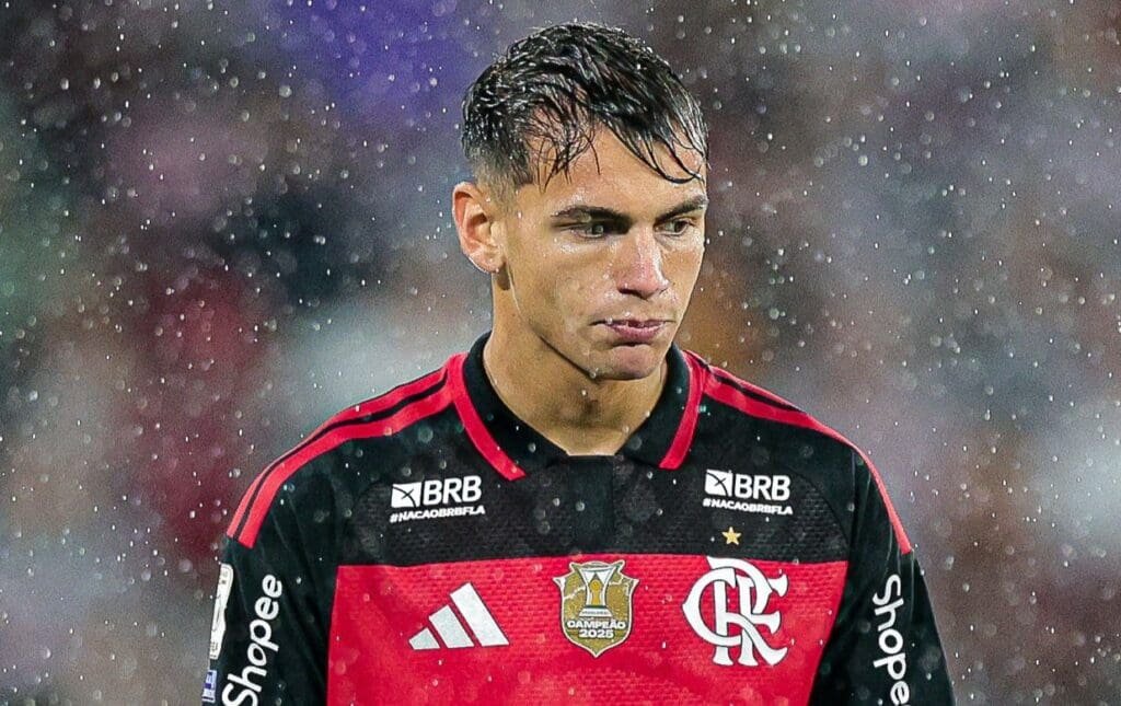 Joaquín Freitas brilha em estreia no Maracanã e celebra assistência pelo Flamengo Joaquín Freitas durante Flamengo x Corinthians