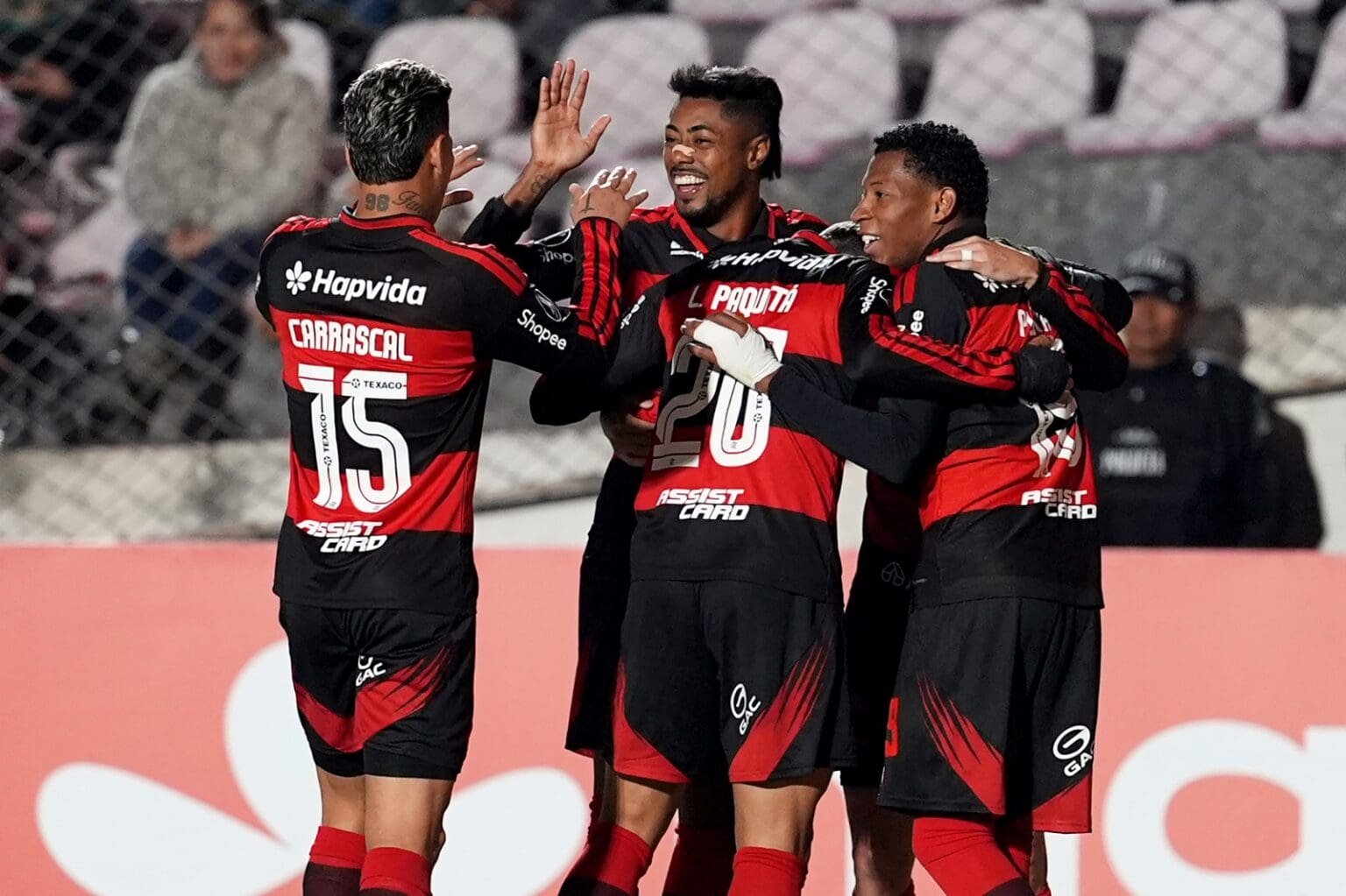 Flamengo domou altitude? Sequência inédita anima antes de duelo com Del Valle em Quito Jogadores do Flamengo celebram gol sobre o Cusco, na altitude