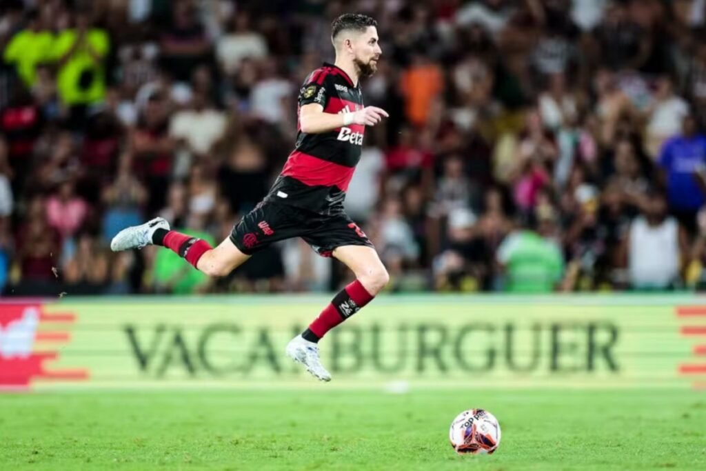 Jorginho dando seu tradicional pulinho no pênalti pelo Flamengo