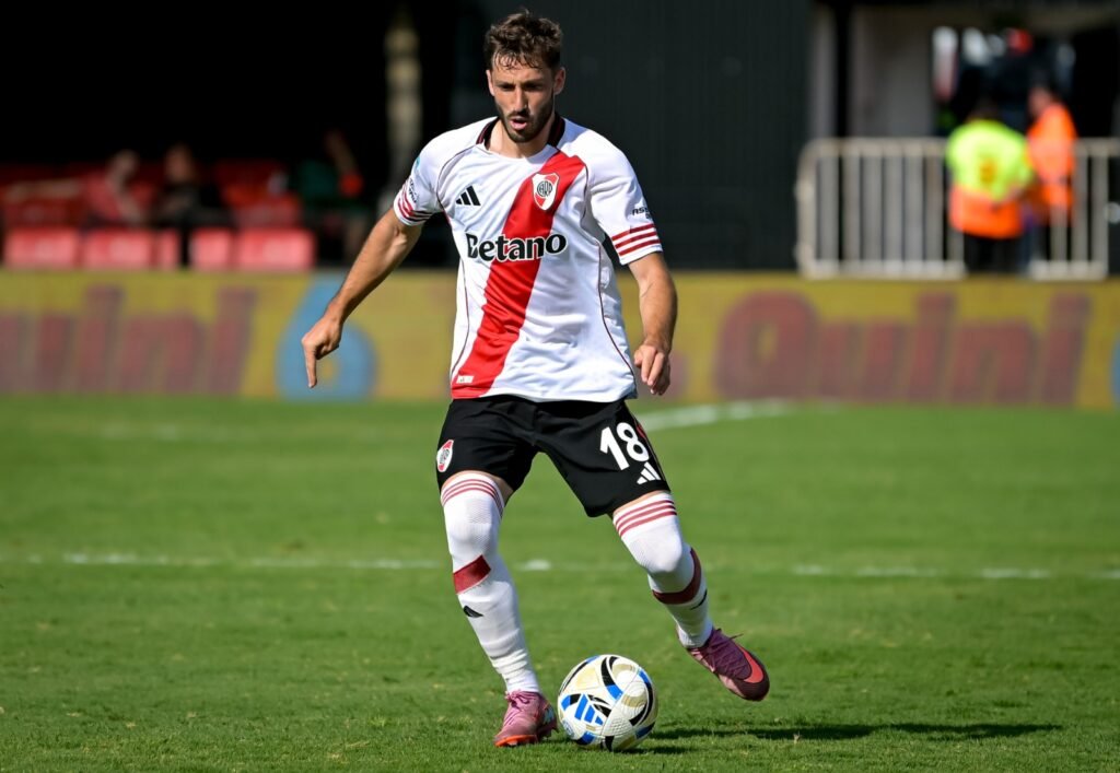 Matías Viña em campo pelo River Plate