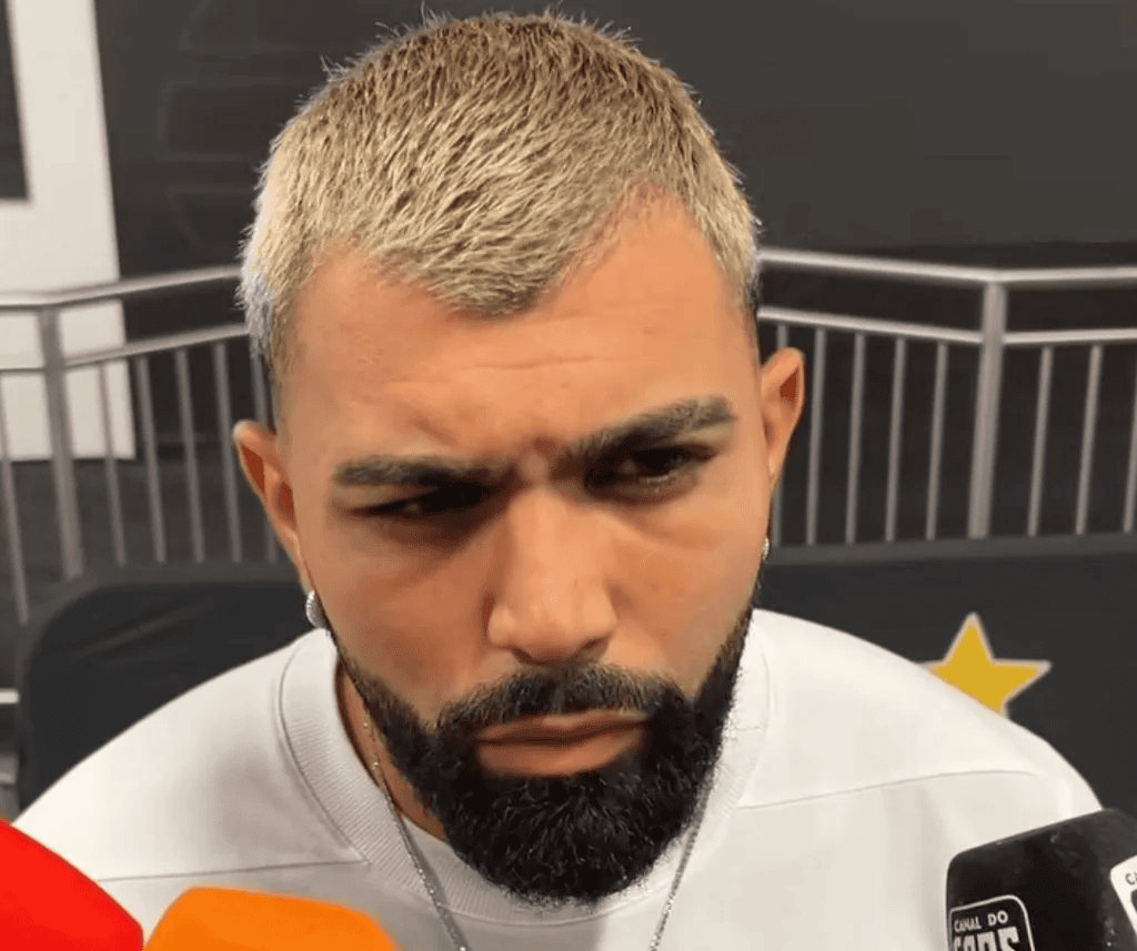 Alfinetou? Gabigol vive melhor temporada desde 2022 e diz que é porque não teve sequência Gabigol na zona mista após o jogo do Santos contra o Atlético-MG