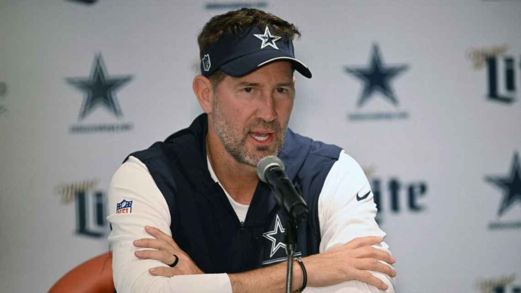Brian Schottenheimer, técnico do Dallas Cowboys, em coletiva no Ninho do Urubu