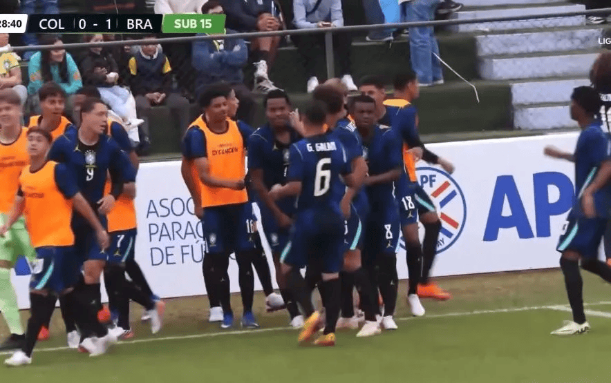 Kauã Pavuna, do Flamengo, marca golaço e decide para a Seleção Brasileira Sub-15 Kauã Pavuna comemora gol pela Seleção Brasileira Sub-15