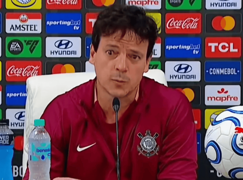 Fernando Diniz diz se vai poupar contra o Flamengo pensando na Libertadores Fernando Diniz fala do Flamengo em coletiva
