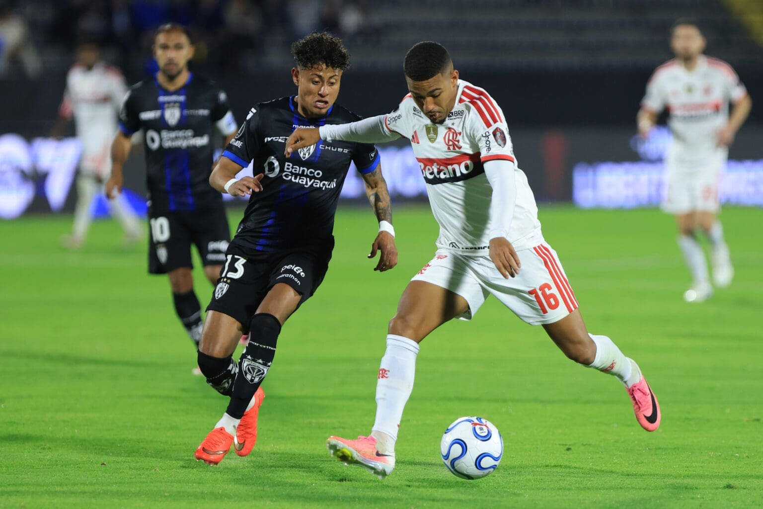 Samuel Lino em Flamengo x Independiente Del Valle