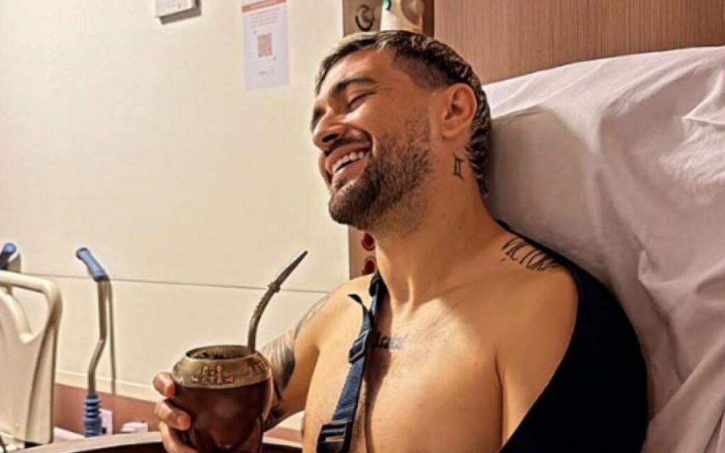 Arrascaeta sorri após cirurgia no punho