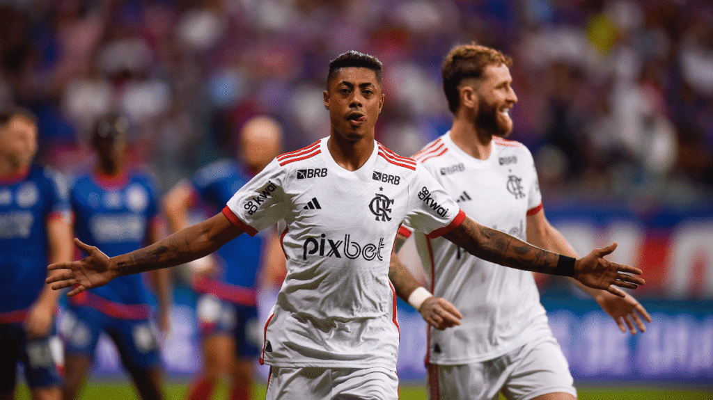 Bruno Henrique comemora gol do Flamengo na Fonte Nova