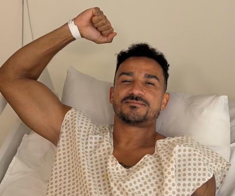 Danilo celebra sucesso na cirurgia e zoa filho torcedor do Fluminense Danilo