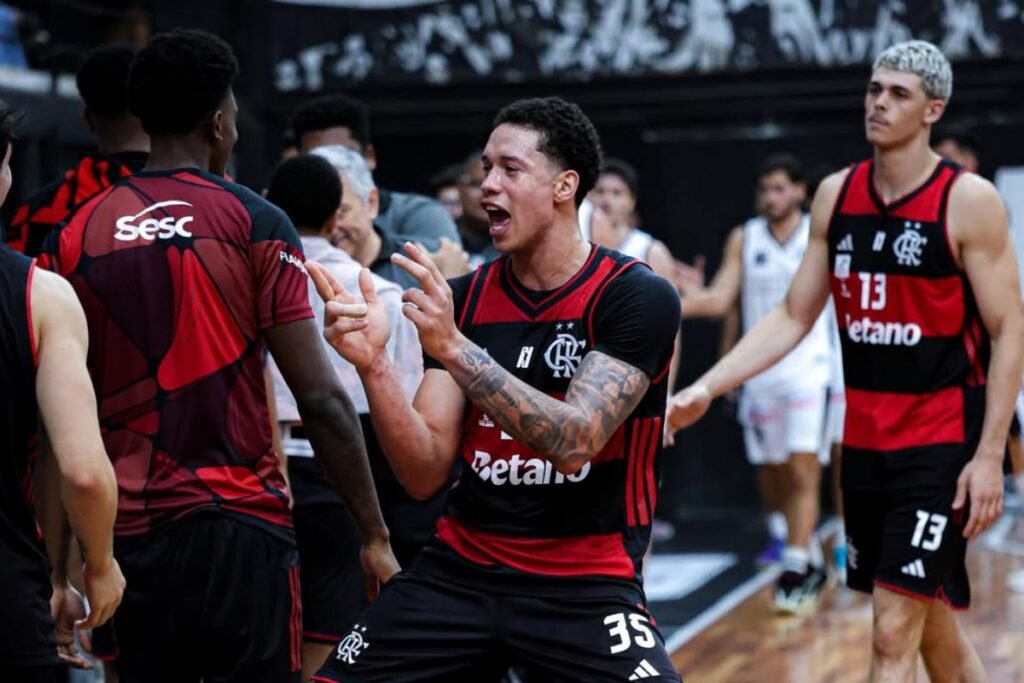 Douglas dos Santos foi recém-contratado pelo FlaBasquete