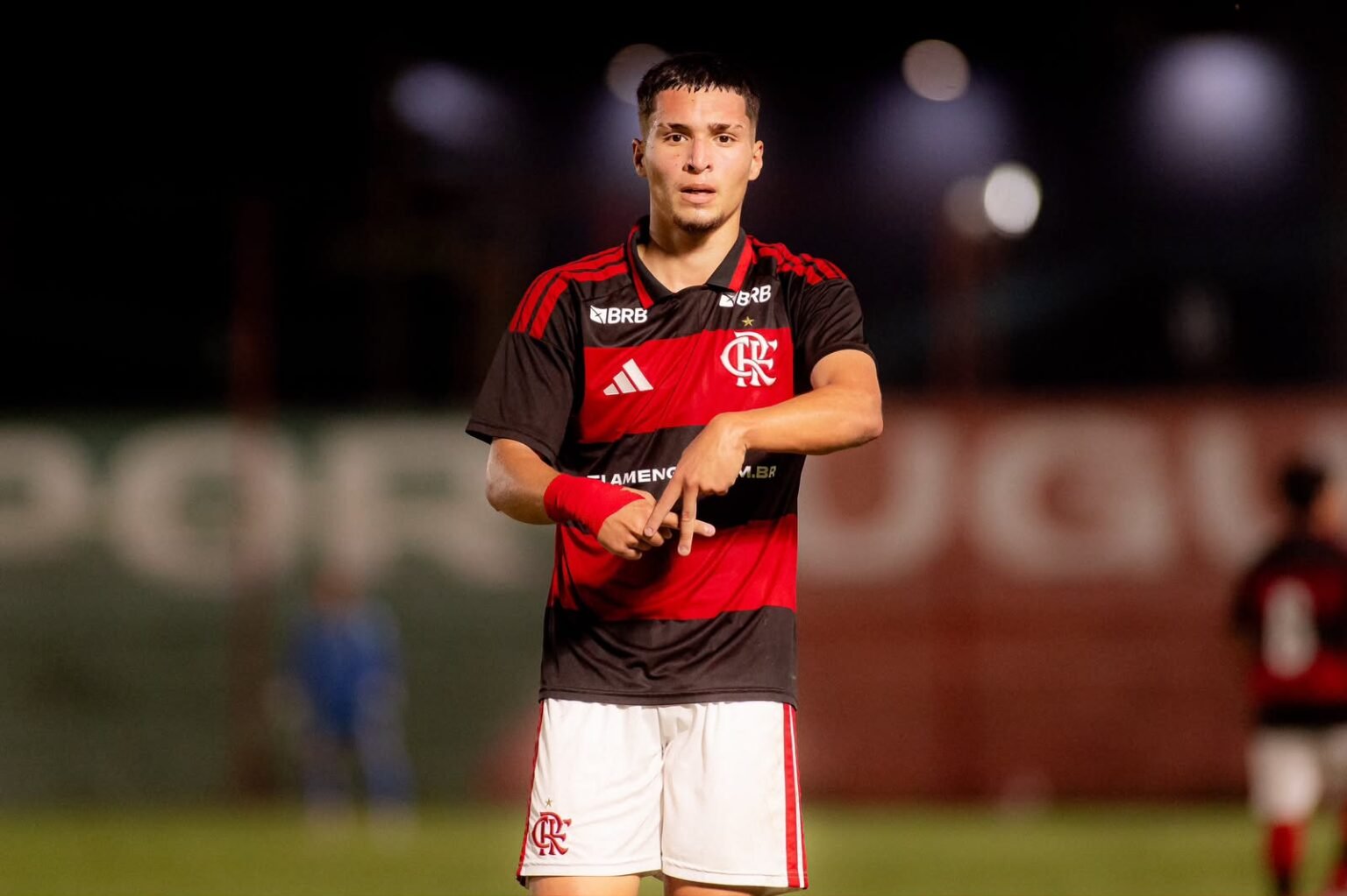 João Victor Couto comemora gol pelo Flamengo Sub-17