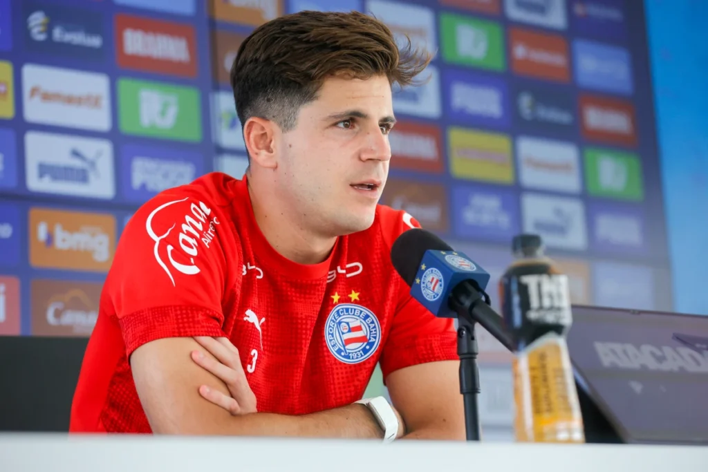 Marco Moreno, zagueiro do Bahia, concede entrevista antes de jogo contra o Flamengo