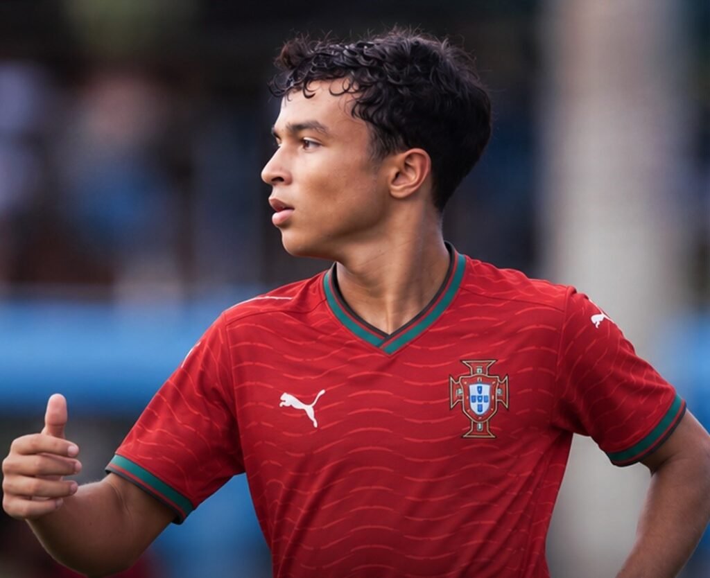 Montagem de Gustavinho, do Flamengo, com a camisa da Seleção Portuguesa