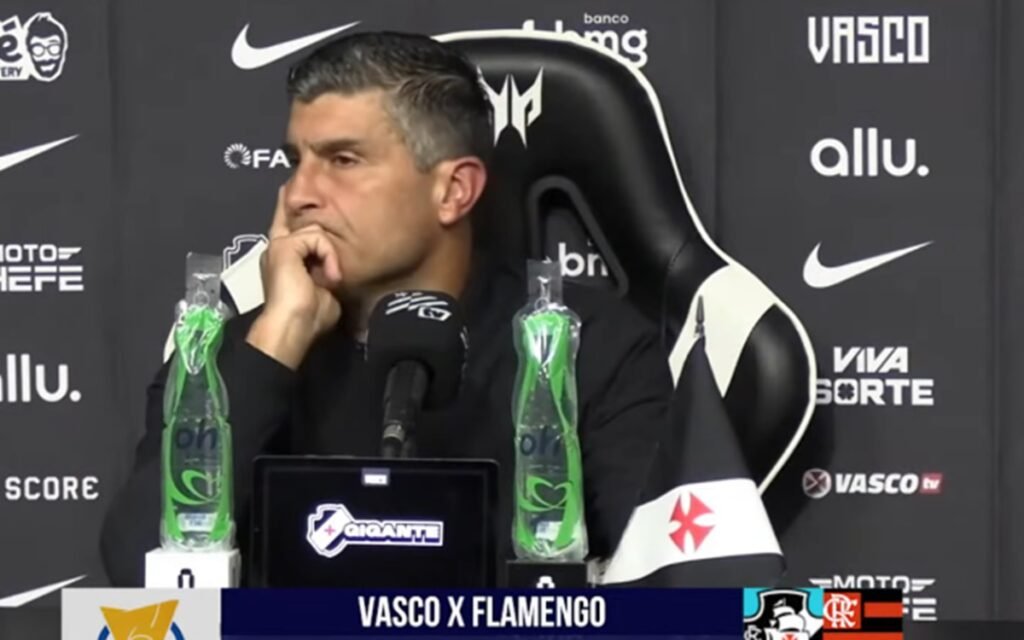 Pedro Emanuel cita Flamengo como referência após Vasco ser humilhado Pedro Emanuel vasco flamengo coletiva