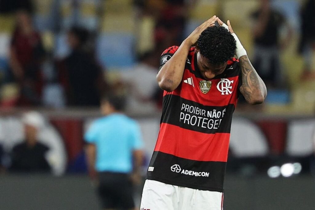 Plata lamenta gol perdida em eliminação do Flamengo e Estudiantes
