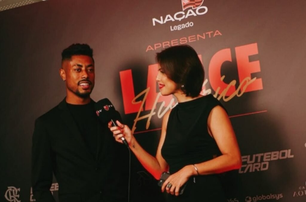 Flamengo realiza leilão no Maracanã e anuncia bustos de 2 ídolos flamengo leilão bruno henrique