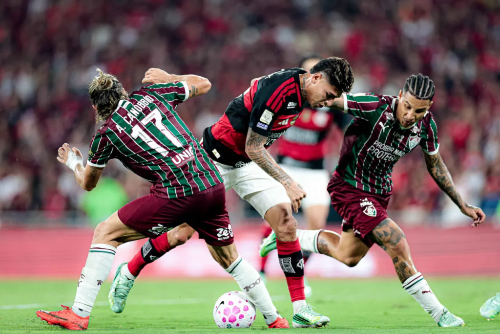 Flamengo 1×0 Fluminense: ficha técnica e estatísticas – Brasileirão 2026 Carrascal durante Flamengo x Fluminense